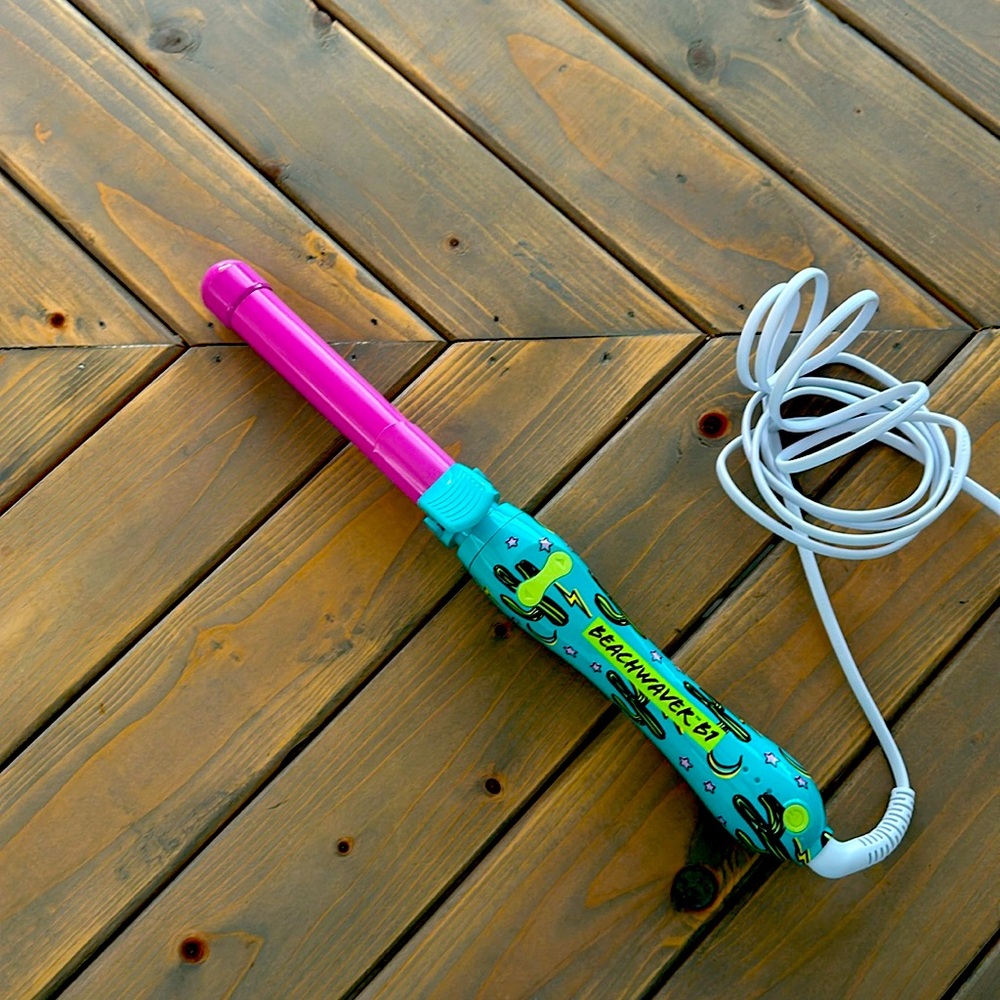 Beachwaver B1. Brand new! Hair curler .